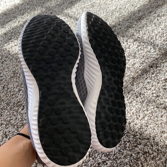Adidas running shoes - Picture 2 of 4